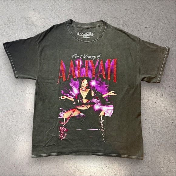 Aaliyah Other - Aaliyah Tribute Graphic Tee Shirt Washed Black Red Glitter Accent Mens Medium